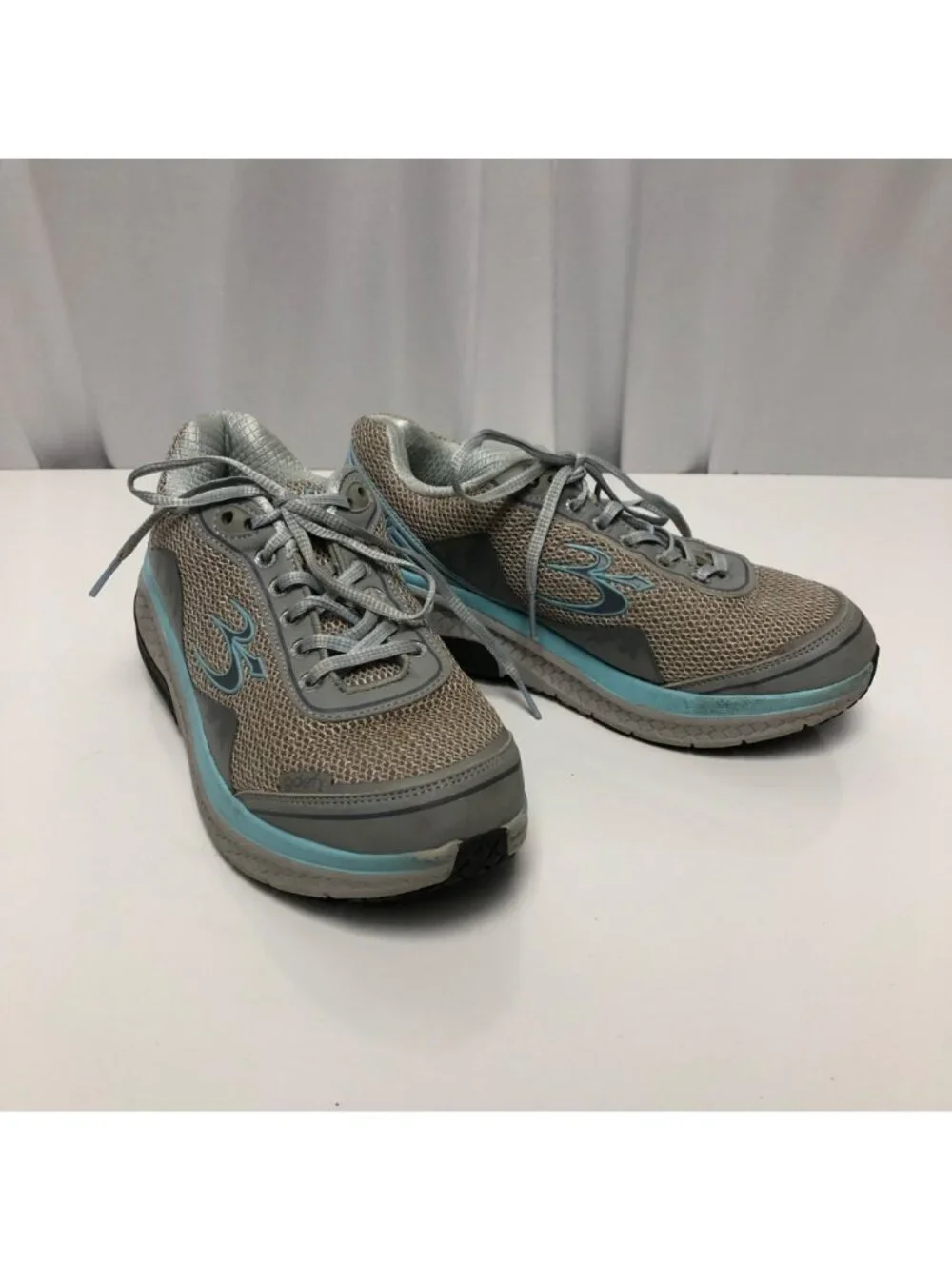GDefy Gravity Defyer Mighty Walk Athletic Shoes Womens Size 8 Gray Aqua Sneaker